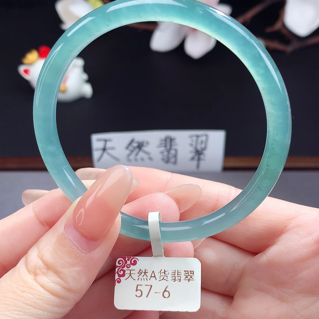 翡翠手镯（圆镯）未镶嵌