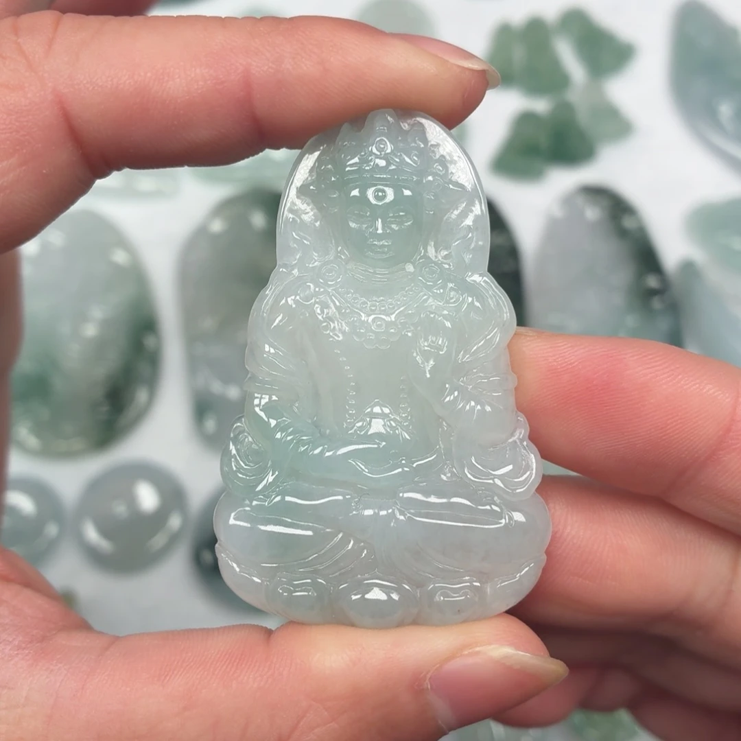 翡翠未镶嵌颈饰度母