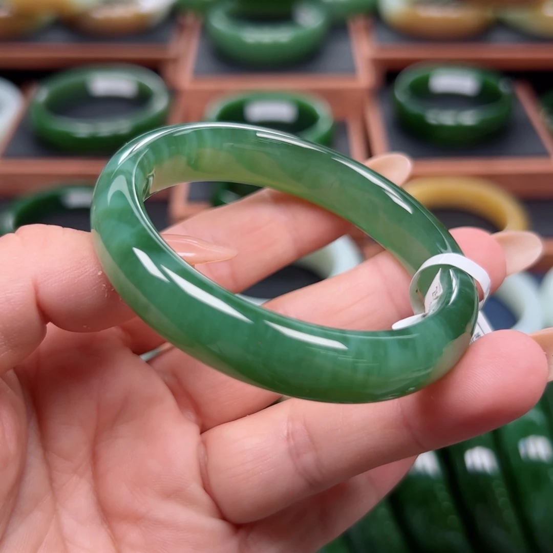 未镶嵌手镯和田玉（碧玉）5455圈口