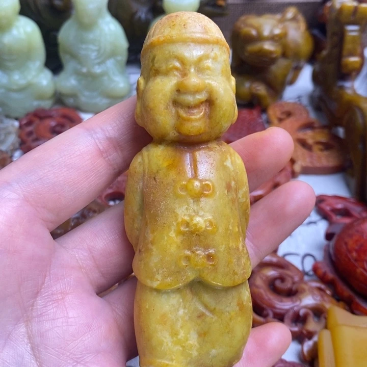 靳***好未镶嵌蛇纹石玉颈饰
