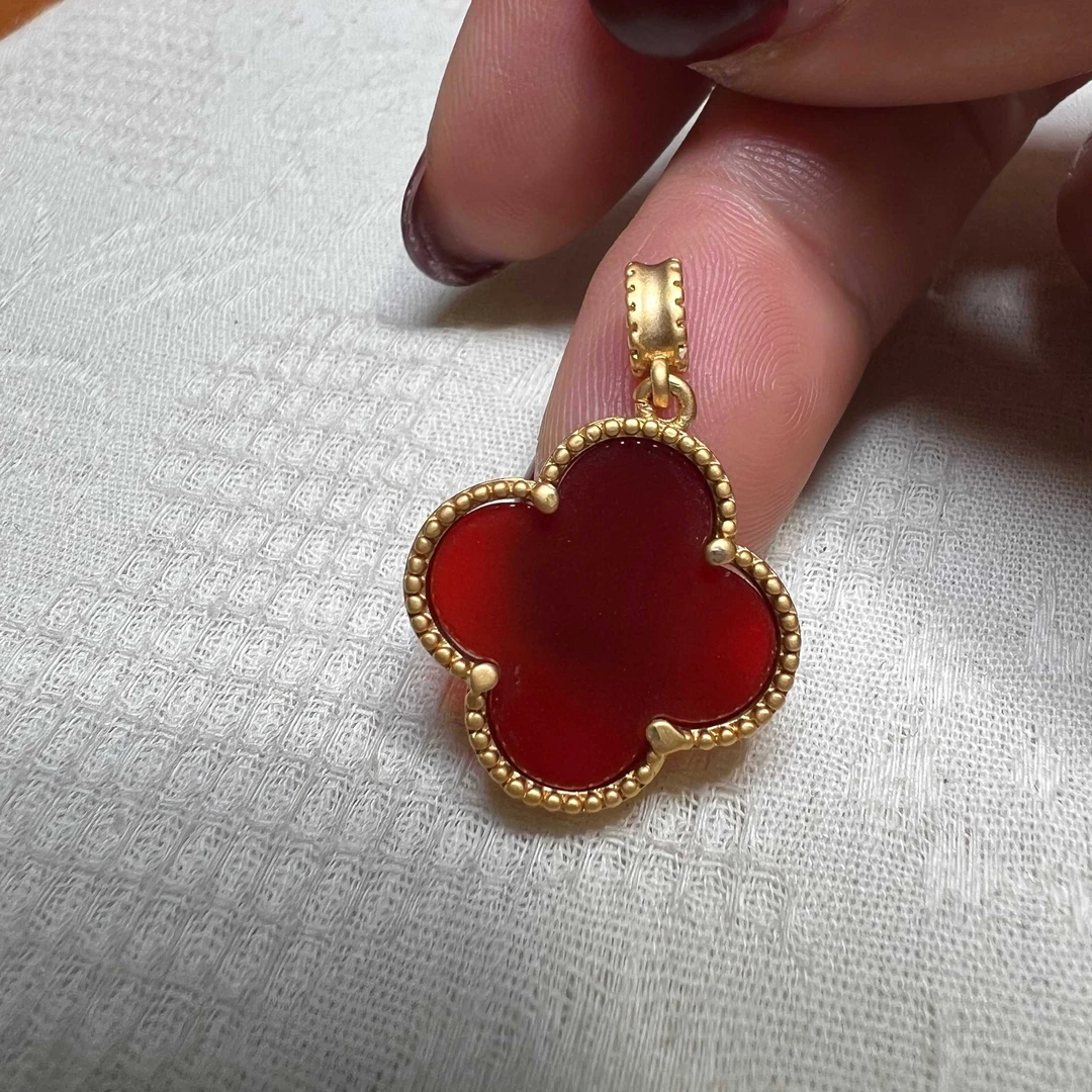 精选柿子红玛瑙四叶草吊坠MH463