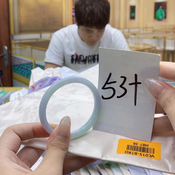 翡翠未镶嵌手镯000……