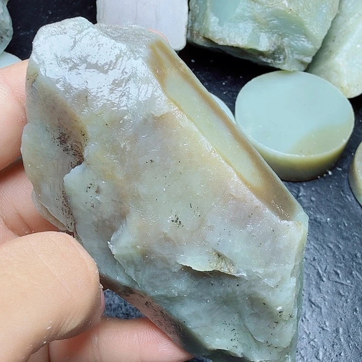 未镶嵌和田玉（糖玉）珠宝奇石