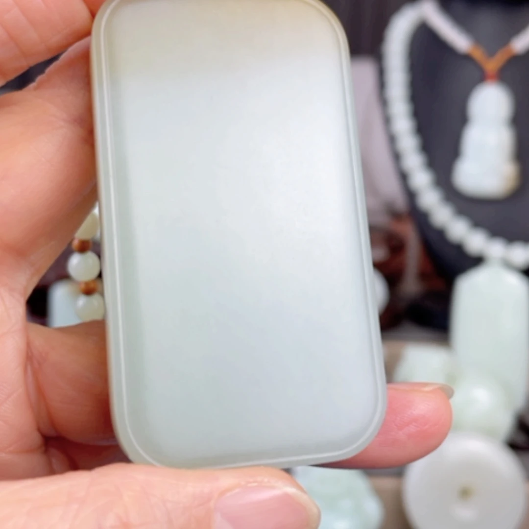 【闪购商品】颈饰未镶嵌和田玉