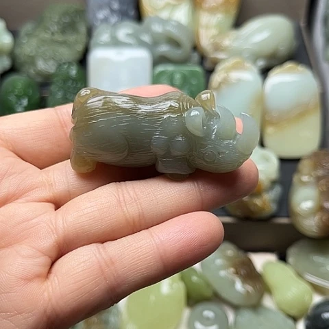 颈饰未镶嵌和田玉