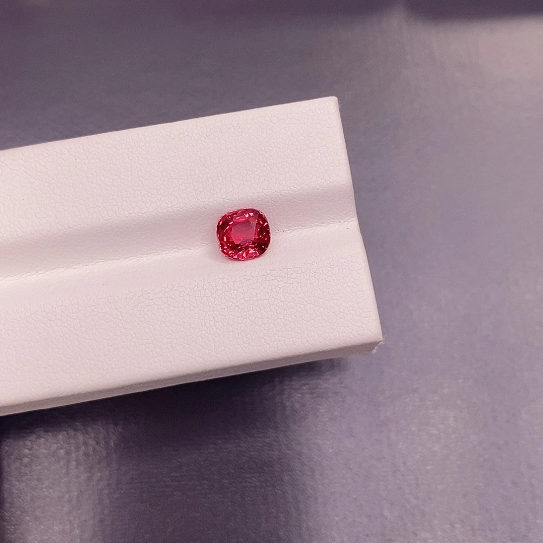 未镶嵌裸石碧玺1.37克拉