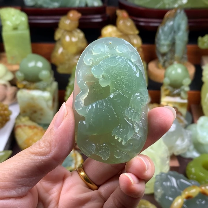 岫玉未镶嵌手把件