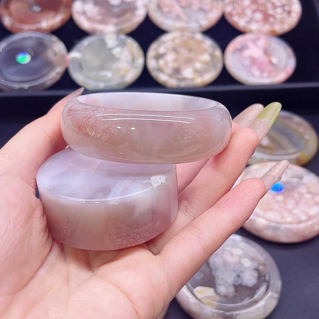 玛瑙/玉髓手镯未镶嵌55