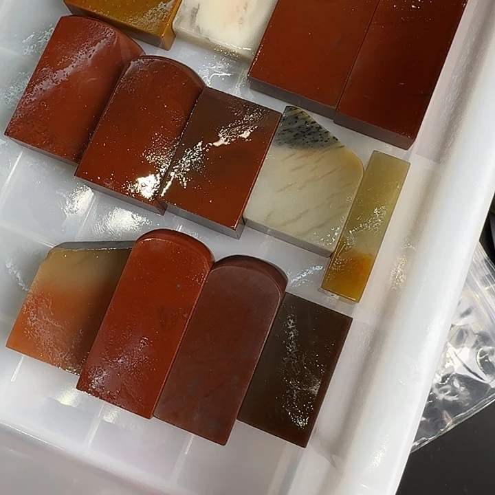 吕***毅寿山石印石老挝石牌子一组