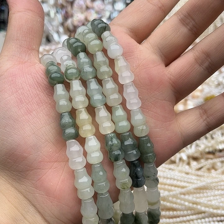 玛瑙/玉髓未镶嵌珠宝半成品一条8mm左右天山翠葫芦几颗有瑕疵