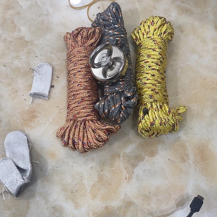 三个绳子一个磁铁发货