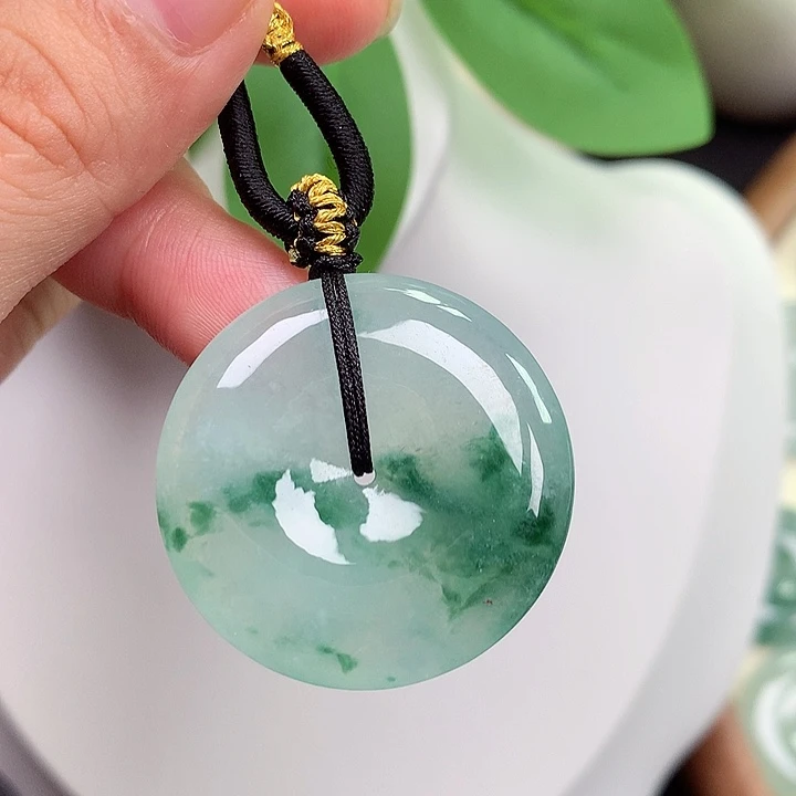 颈饰未镶嵌翡翠平安扣 31.9x6.1mm