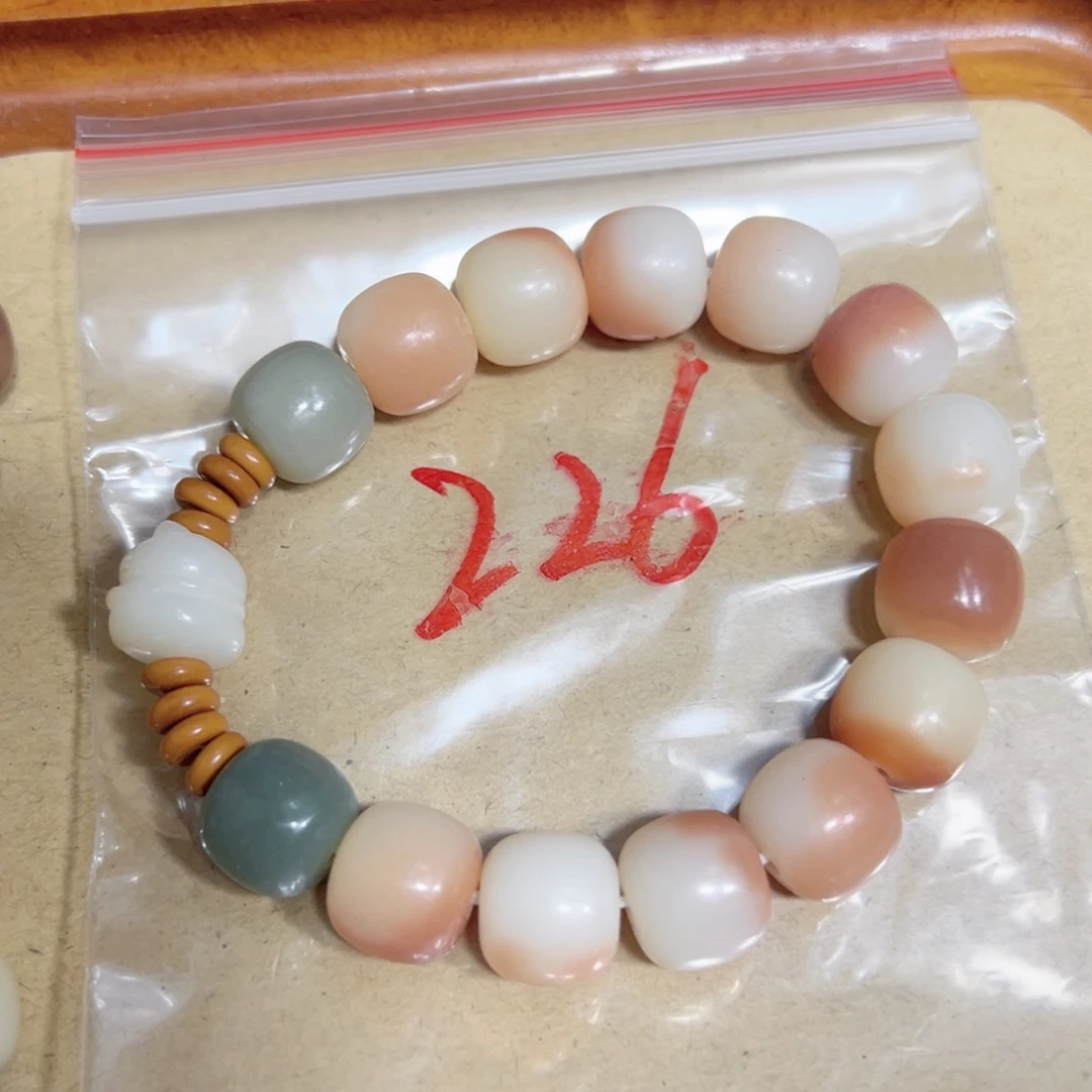 大叶紫檀（黑酸枝木类）226 卡12分飘花桶