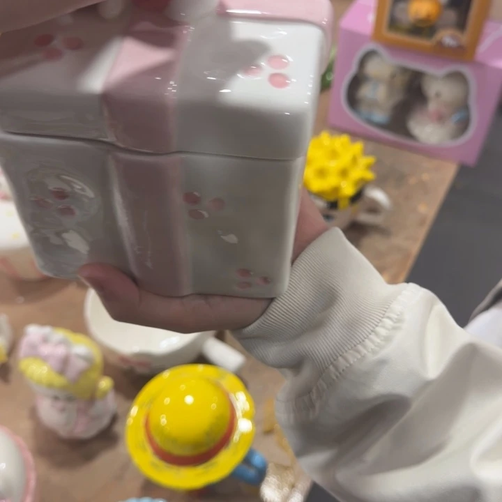 正版 釉下彩陶瓷摆件