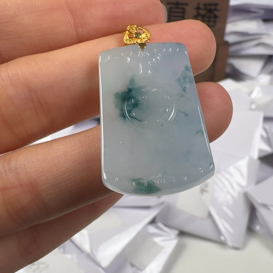 翡翠18K金镶嵌颈饰