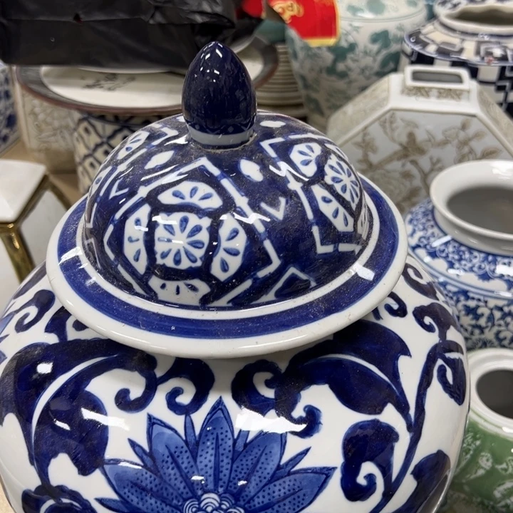 猷***友微瑕陶罐。。。。。。。。。。。。