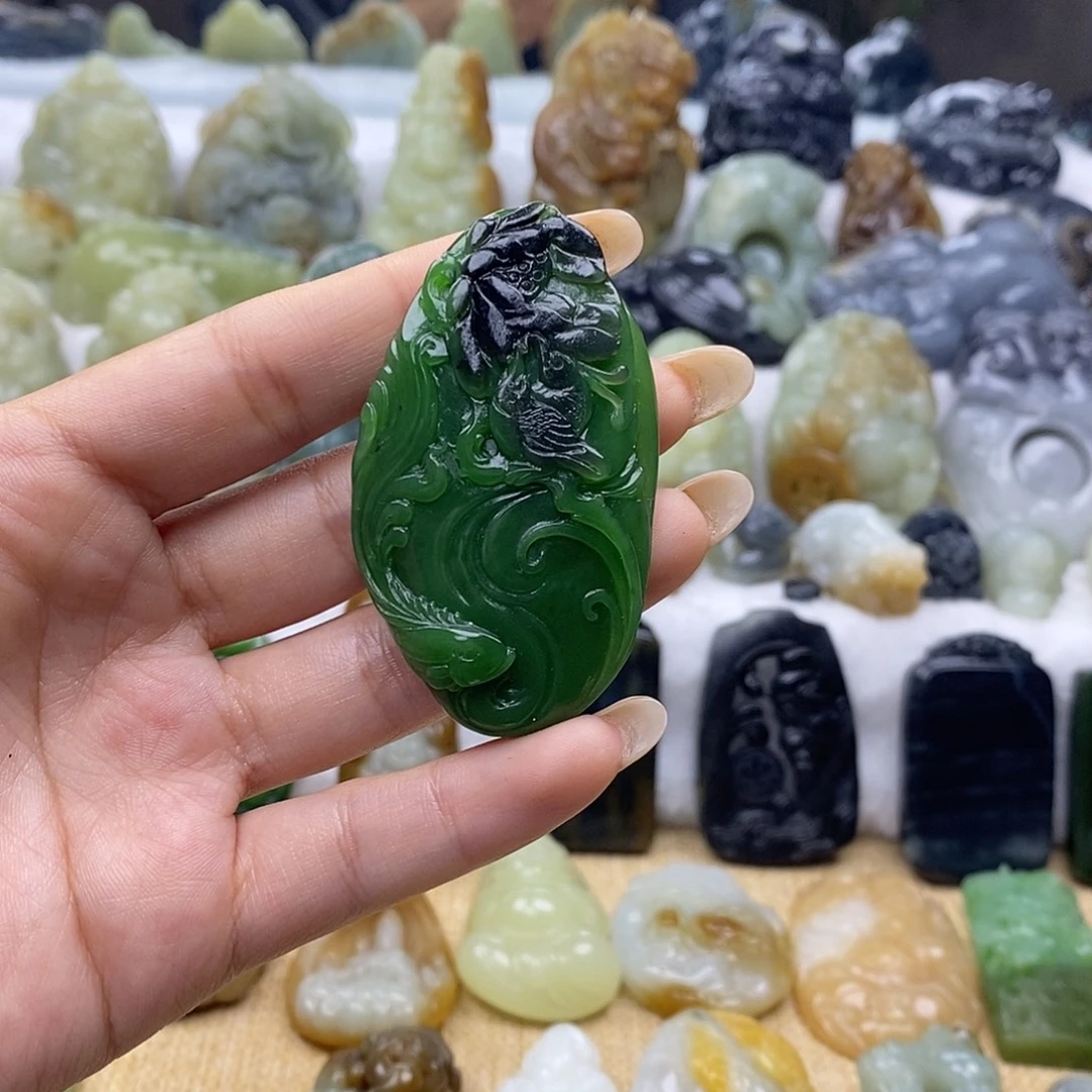 和田玉未镶嵌颈饰