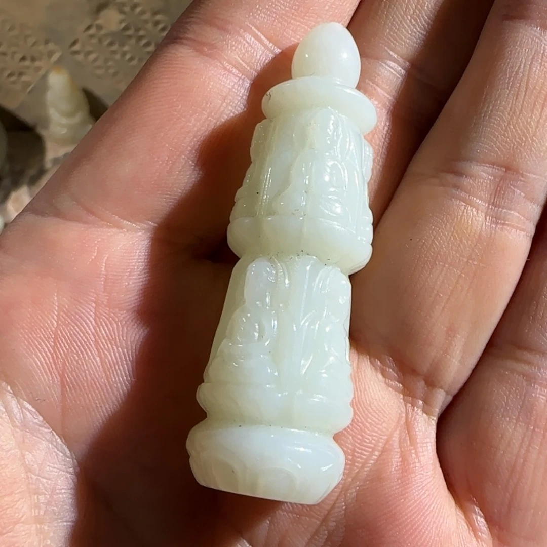 吾***道和田玉未镶嵌颈饰