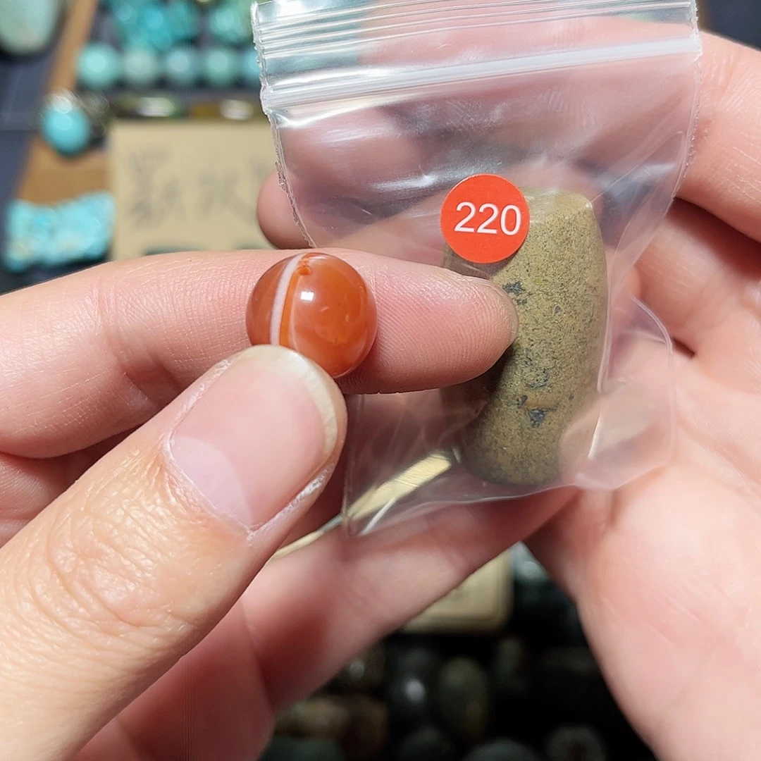 痞***蔡玛瑙/玉髓未镶嵌珠宝奇石