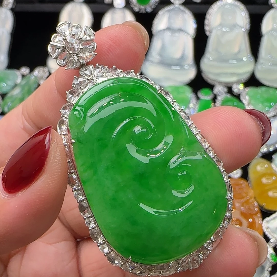 颈饰18K金镶嵌翡翠天然翡翠