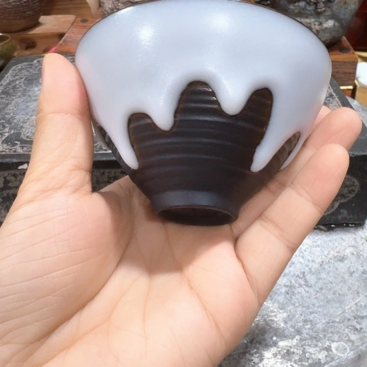 主人杯一个，瓷。。主人瓷