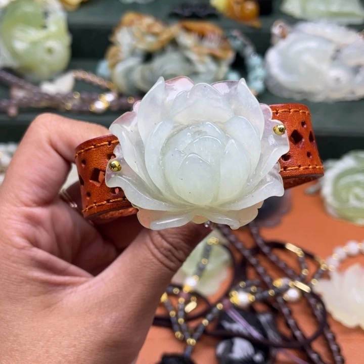 蛇纹石玉未镶嵌手牌