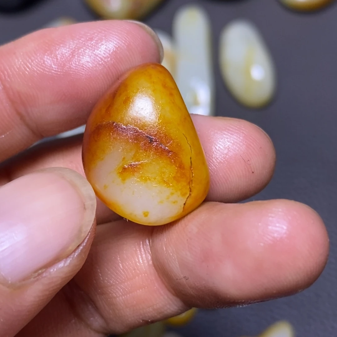 未镶嵌和田玉（糖玉）挂件