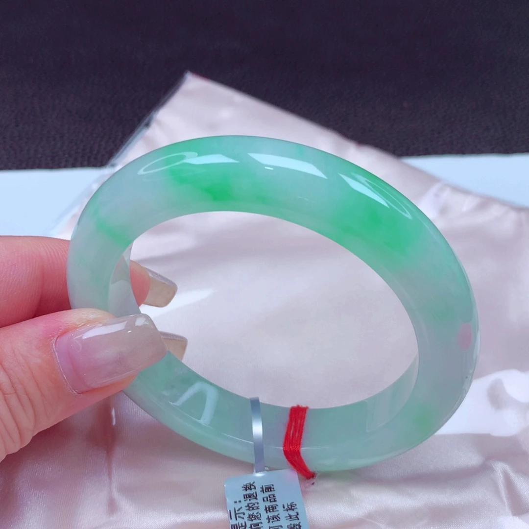 翡翠手镯未镶嵌手镯88