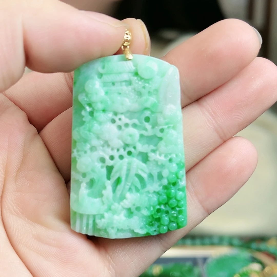 翡翠颈饰18K金镶嵌吊坠