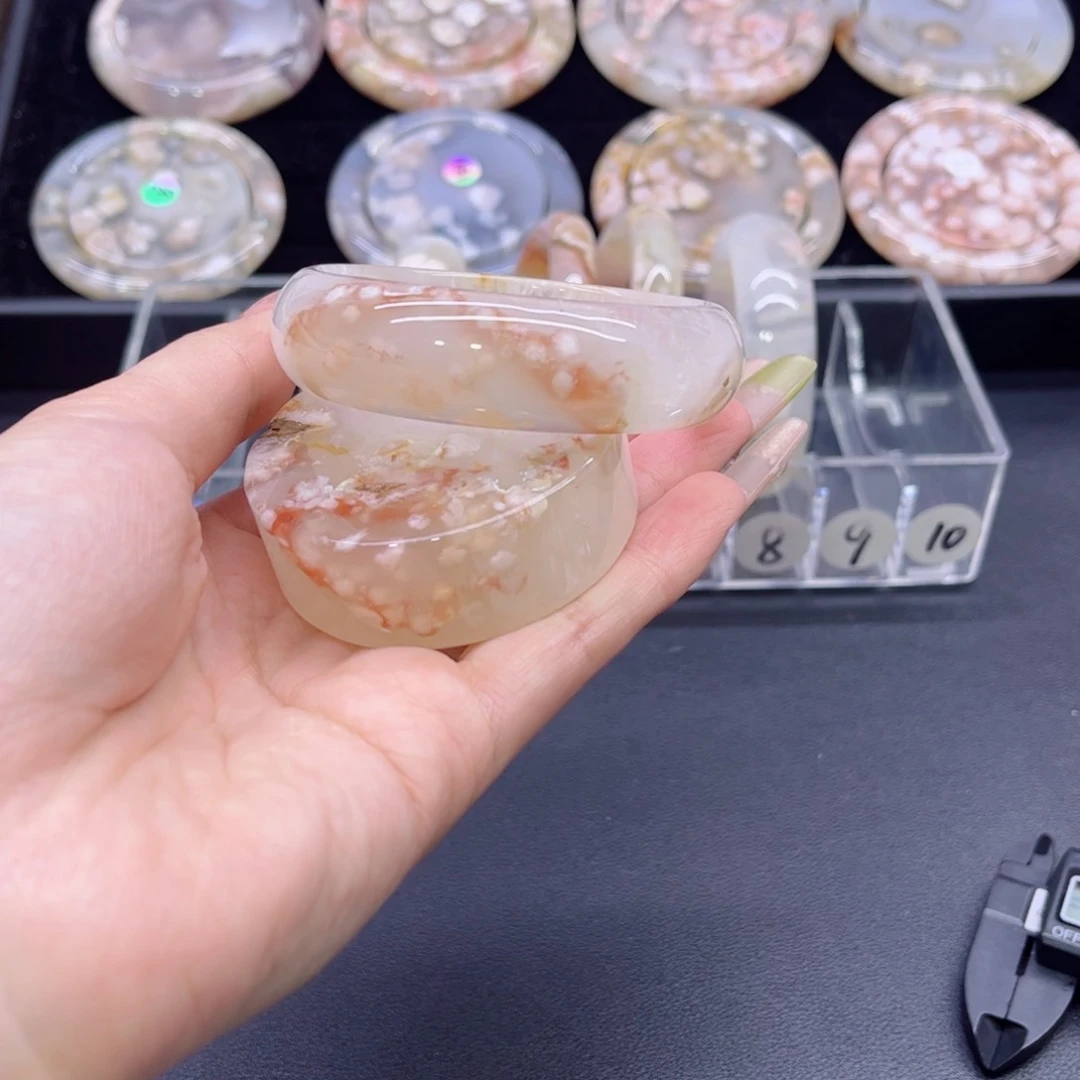 玛瑙/玉髓手镯未镶嵌56