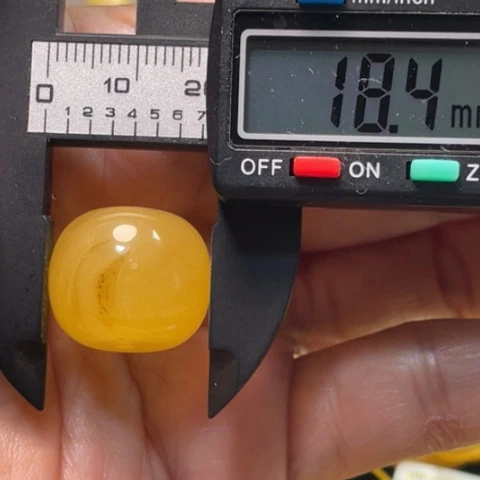 【闪购商品】裸石蜜蜡未镶嵌牛****律41杂