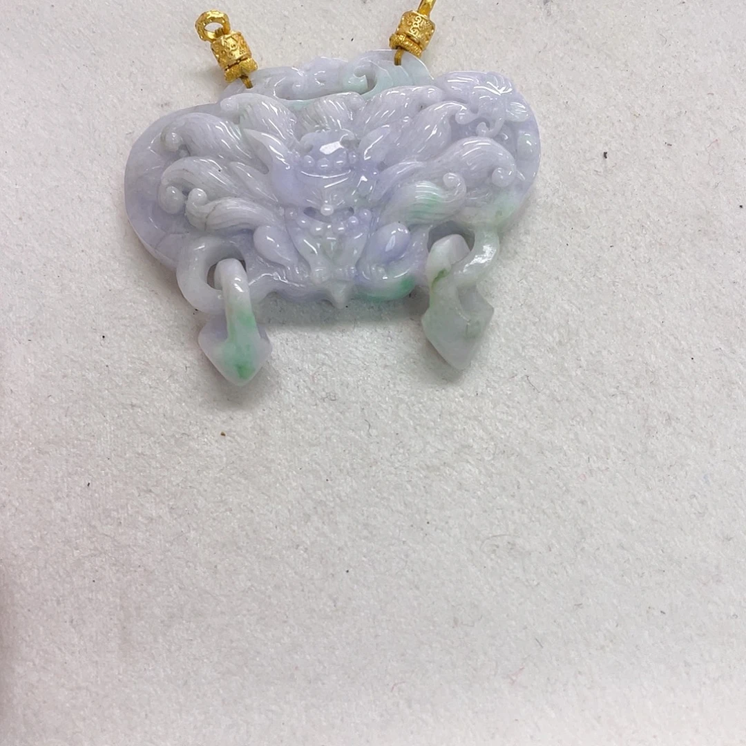翡翠未镶嵌颈饰春彩狐狐锁