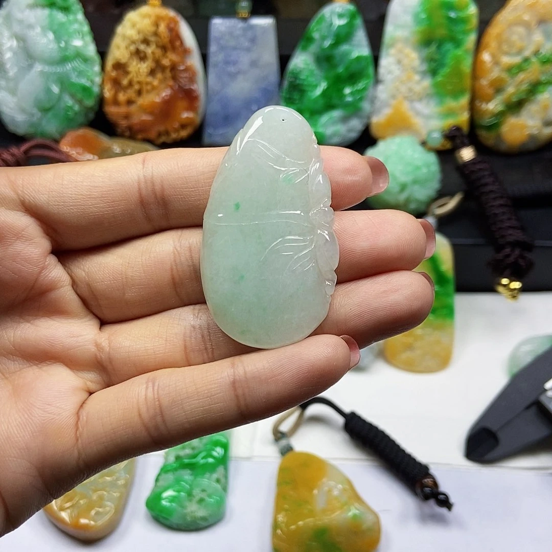 翡翠未镶嵌颈饰天然翡翠A货