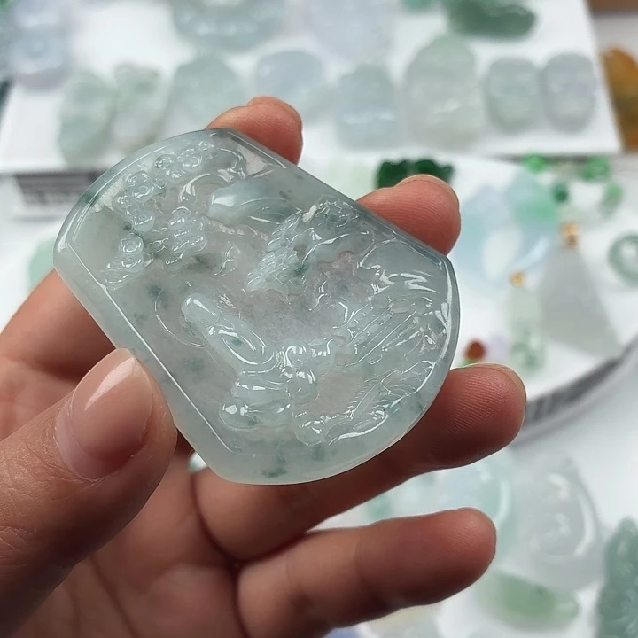 翡翠未镶嵌颈饰纯A