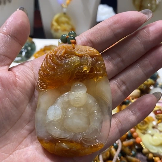 梵***一蛇纹石玉未镶嵌颈饰