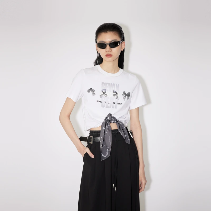 【达人播专属】REVAN芮范甜酷蝴蝶结印花丝巾T恤RM31001049