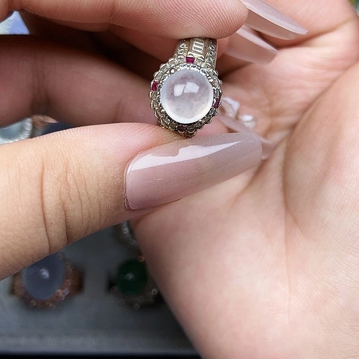 颈饰未镶嵌翡翠