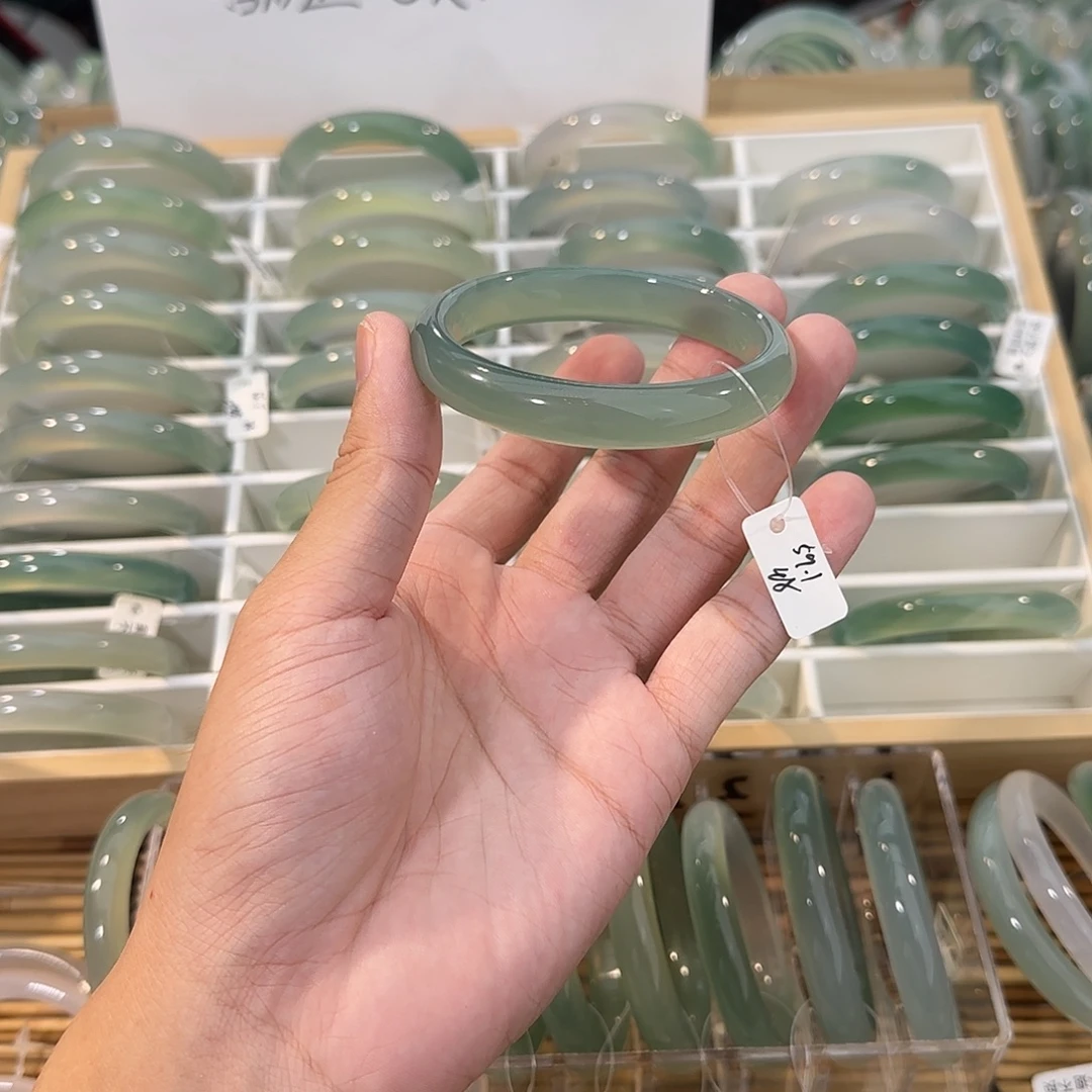 玛瑙/玉髓未镶嵌手镯没有售后圈口59.1