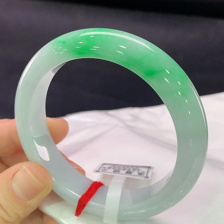 翡翠手镯未镶嵌正圈56