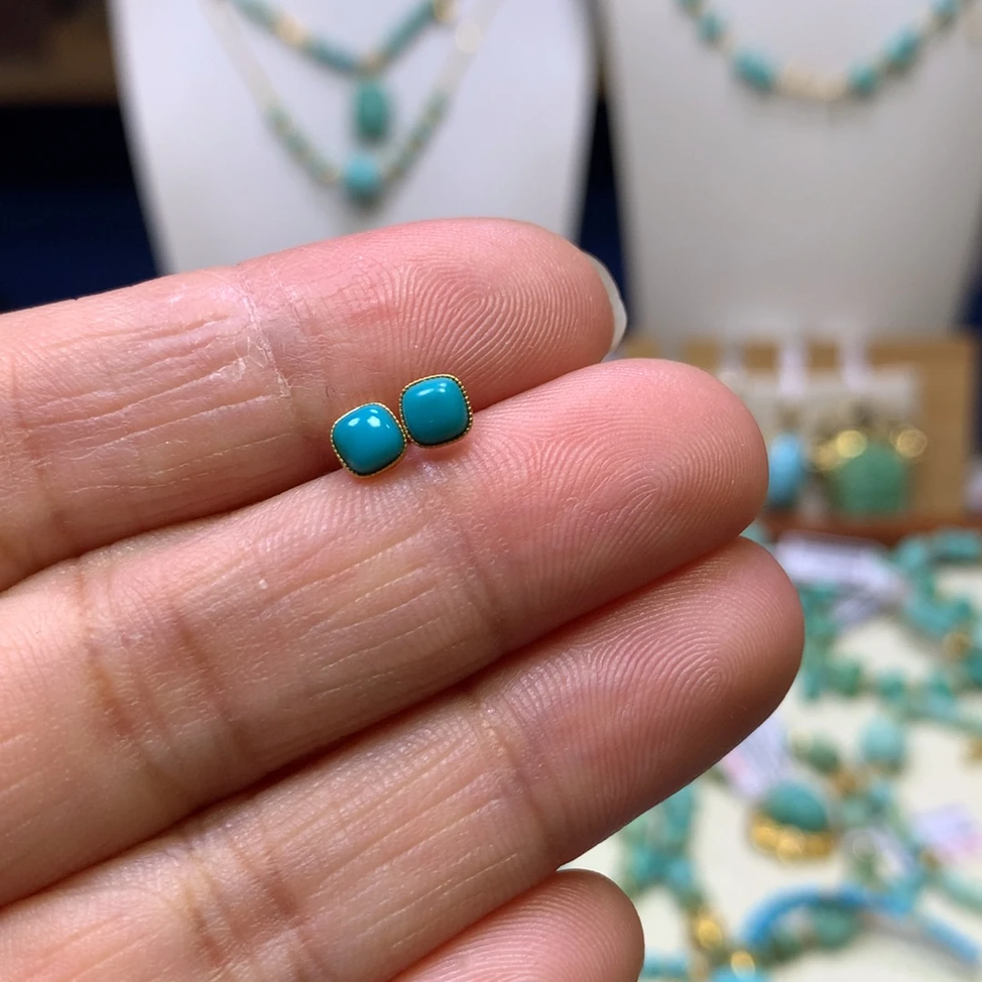 绿松石18K金镶嵌耳钉