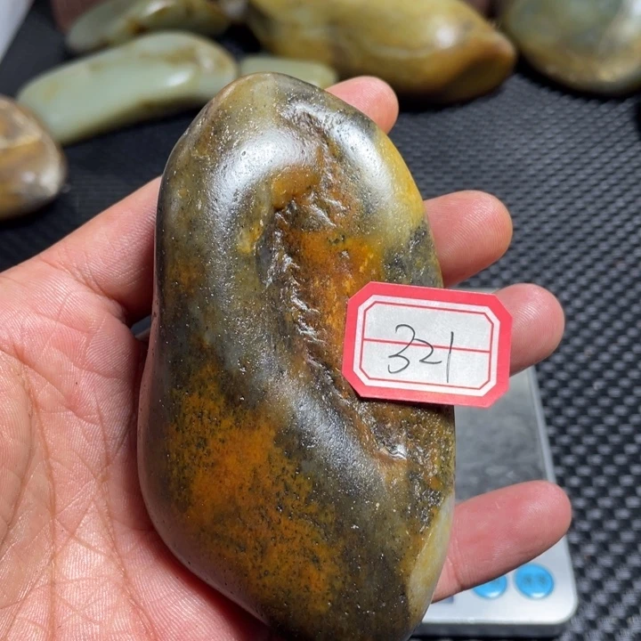 颈饰足铂镶嵌和田玉杨*321