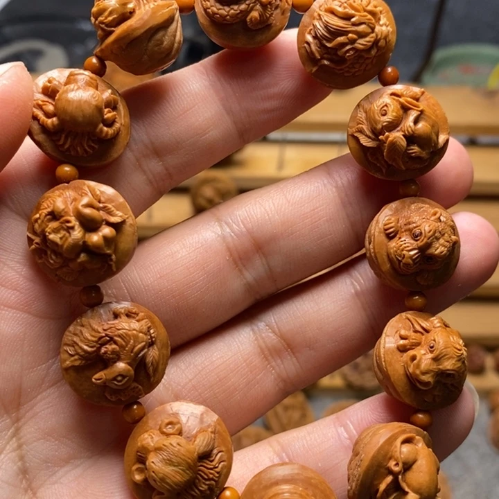 文***哥桃核手工雕刻十二生肖