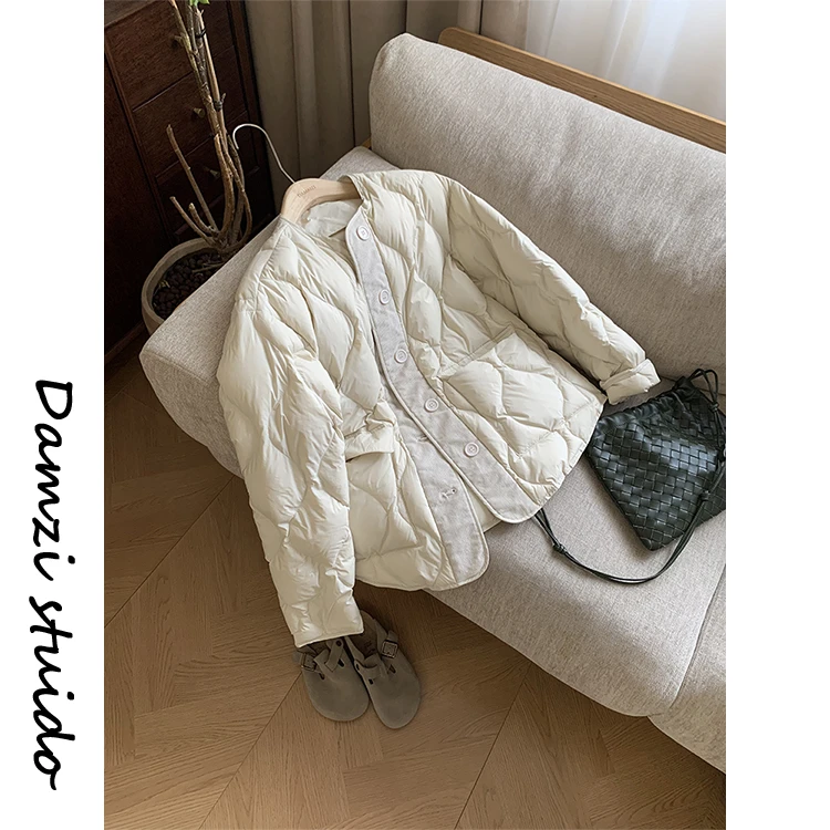 DA麦子“冬日暖包”优先保暖菱格经典羽绒外套女 MZ0338白暖包