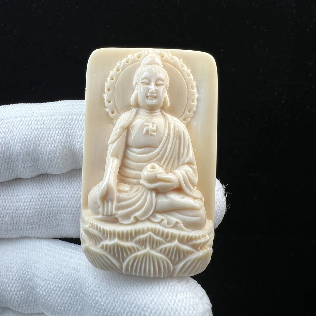 H89-79天然猛犸牙 大日如来菩萨雕刻牌 羊猴属相31x49x13mm27.5克