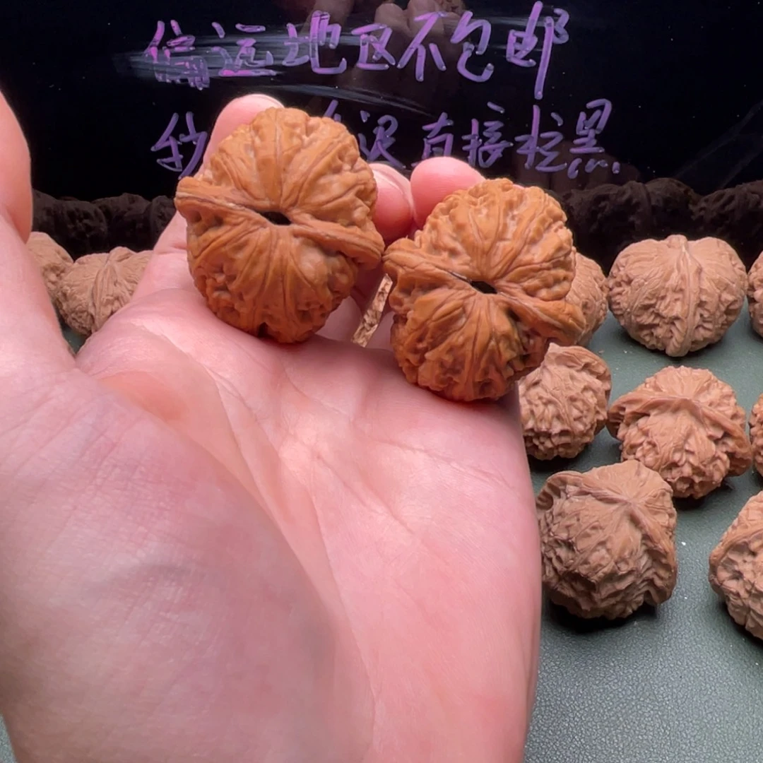 迷***眸把件核桃43新元宝，已经打底