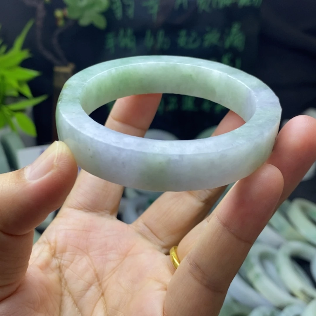 定制翡翠未镶嵌手镯