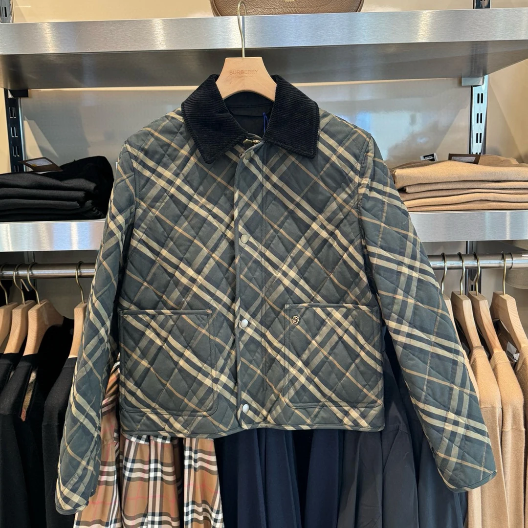 未使用 BURBERRY/博柏利 巴宝莉女装灯芯绒领子棉服 81039291