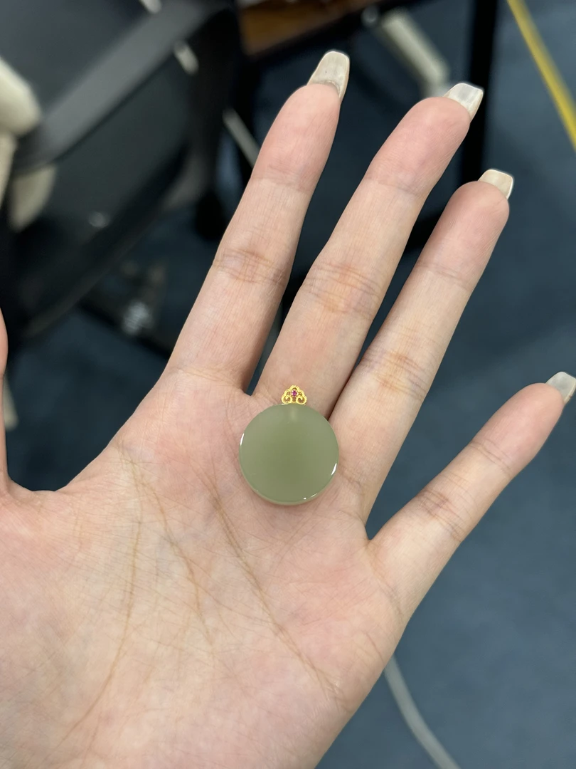 和田玉吊坠天然正品和田玉18K圆牌（多样性发一）