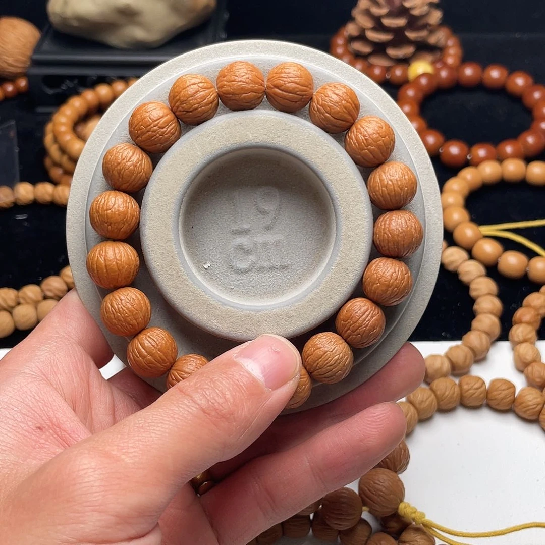 猴头核桃手串山**?凤羽