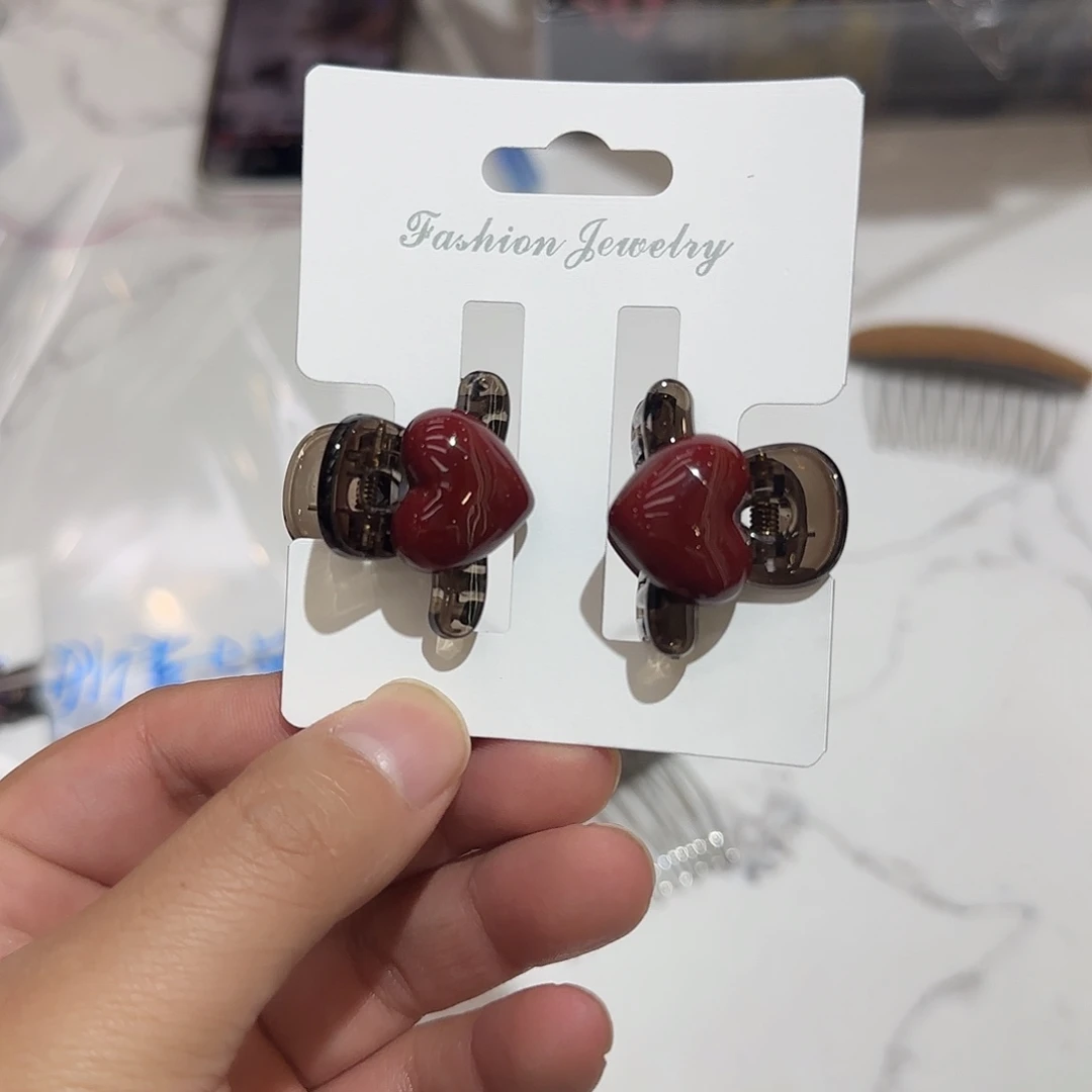 布艺非金属T20迷你红色爱心抓夹2个